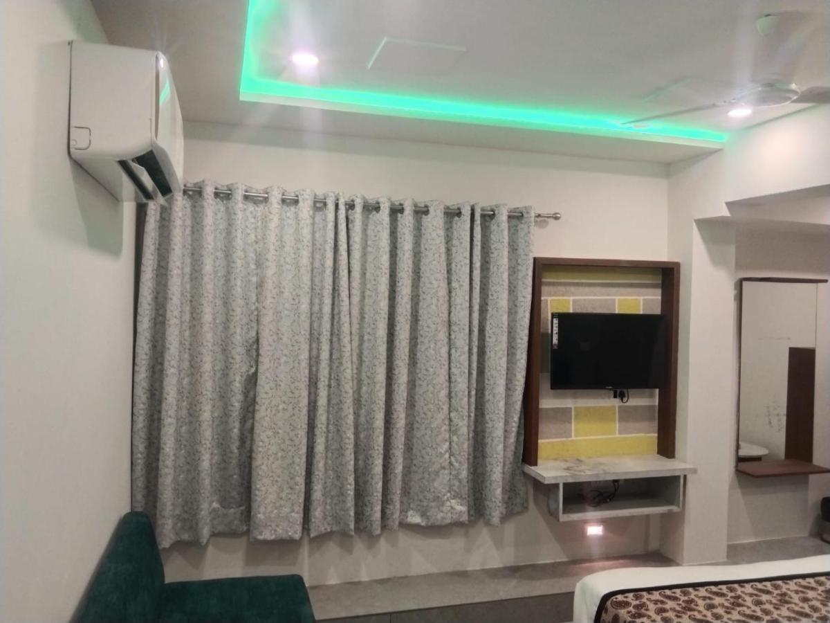 Hotel Jay Grand Ahmedabad